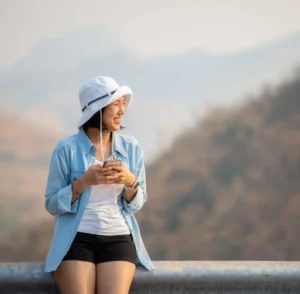 Reason 2: Airport Sim Counters On This Route Are Overcrowded And Overpriced
